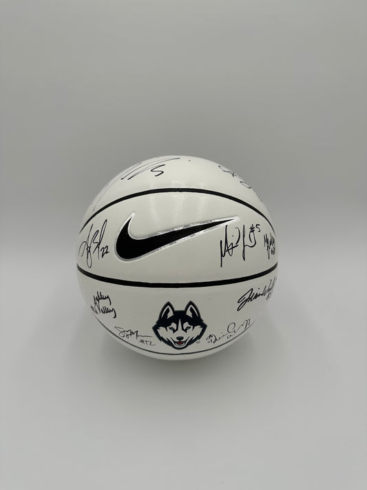 2003-2004 UConn WBB National Champions Team Autographed Basketball