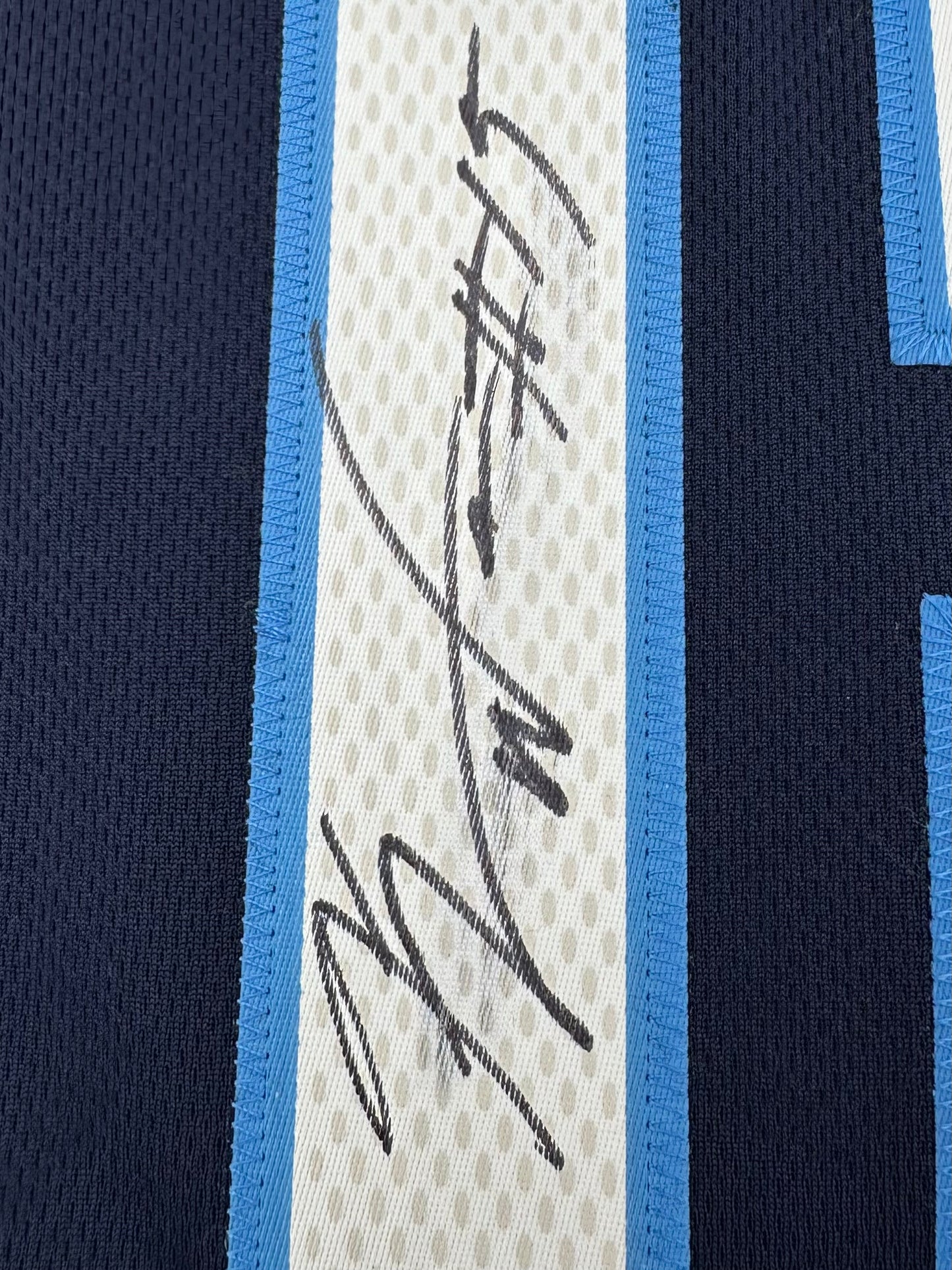 Charlotte Bobcats NBA Authentic Kemba Walker #15 Signed Jersey M NWT