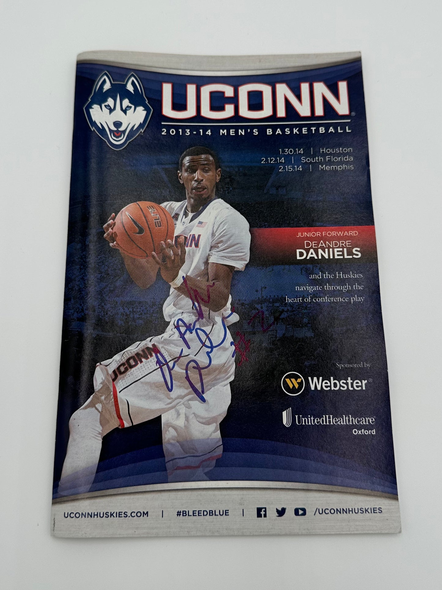 DeAndre Daniels Signed 2013-14 UCONN Basketball Playbook Program