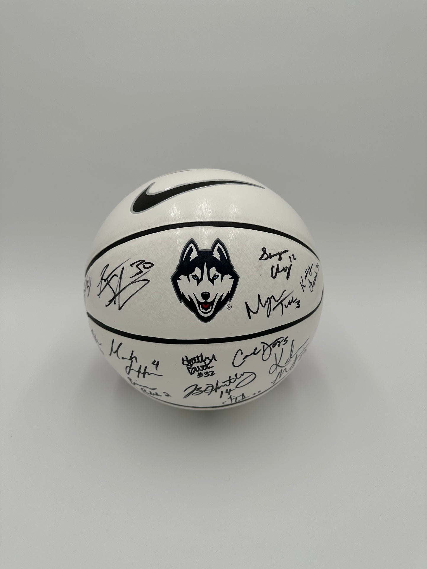 2012-2013 UConn WBB National Champions Team Autographed Basketball