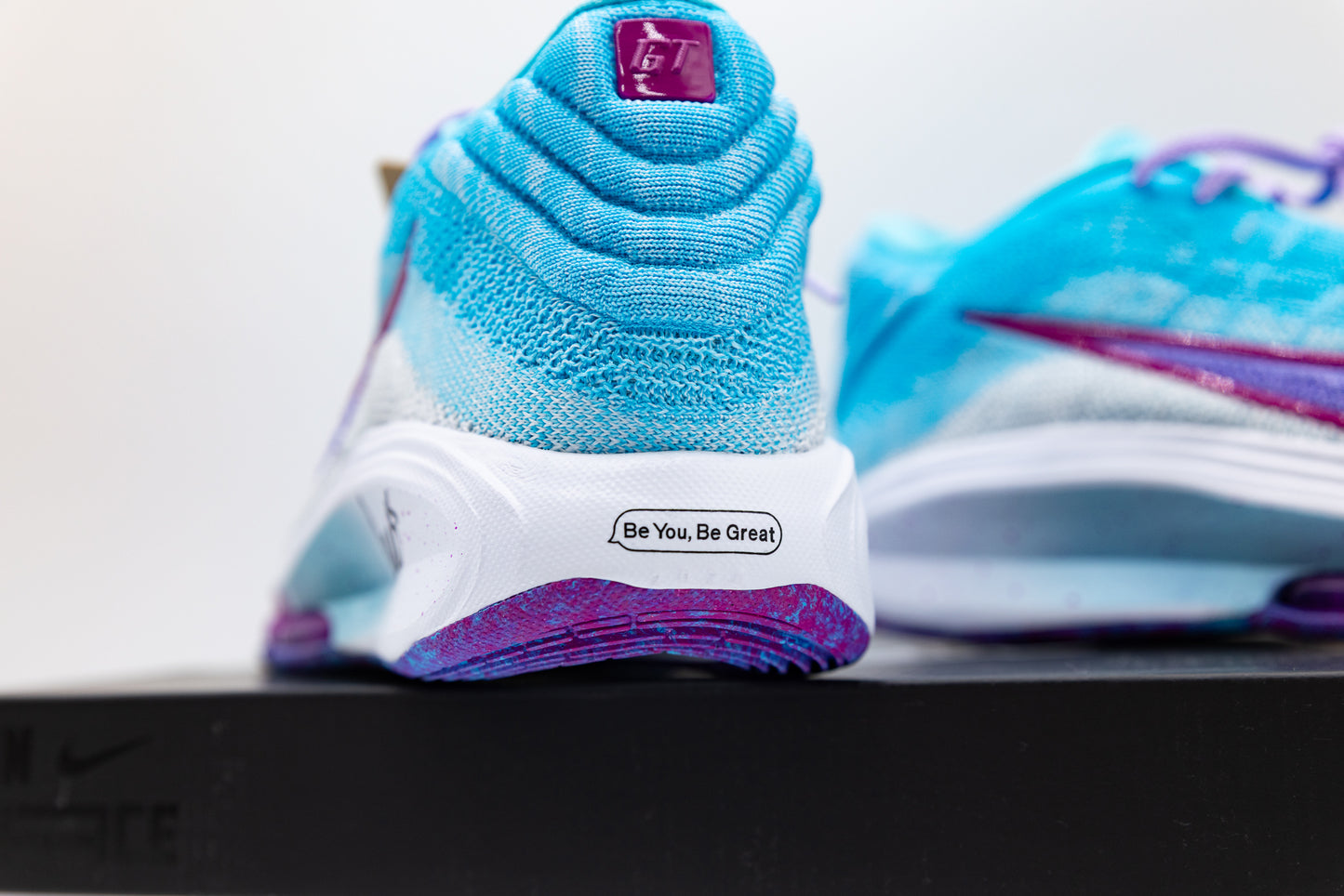 Autographed Nike GT Hustle 3 Paige Bueckers PE