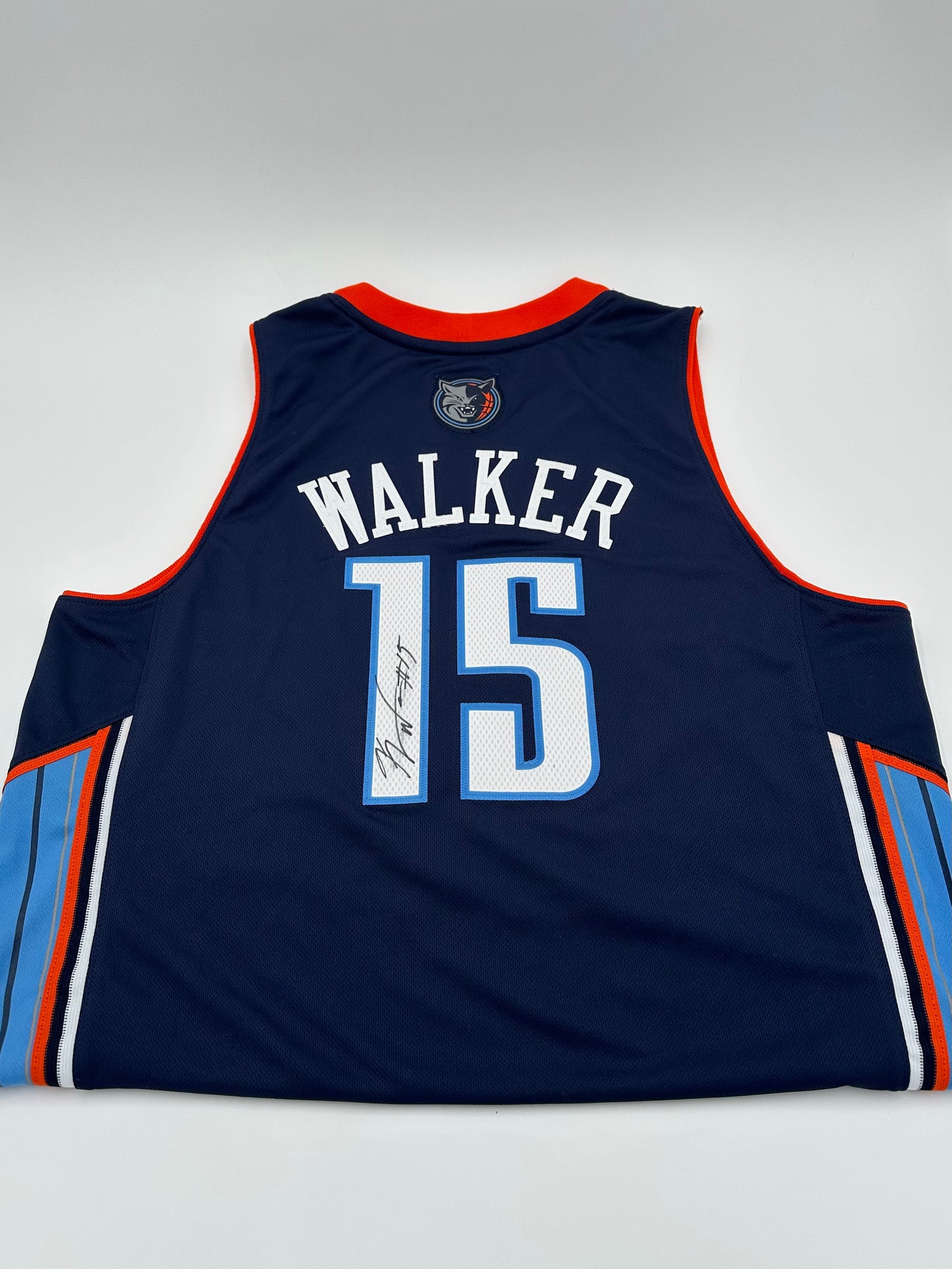 Charlotte Bobcats NBA Authentic Kemba Walker #15 Signed Jersey M NWT